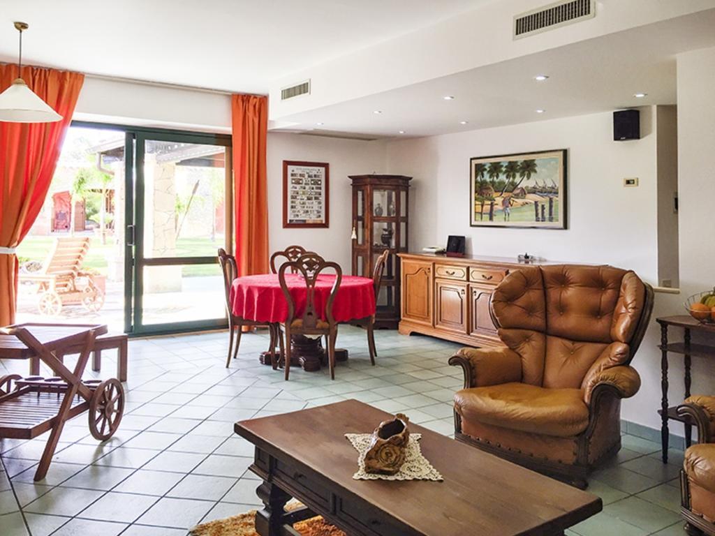 פלומיני די קווארטו Casa Vacanze Villa Flumini חדר תמונה